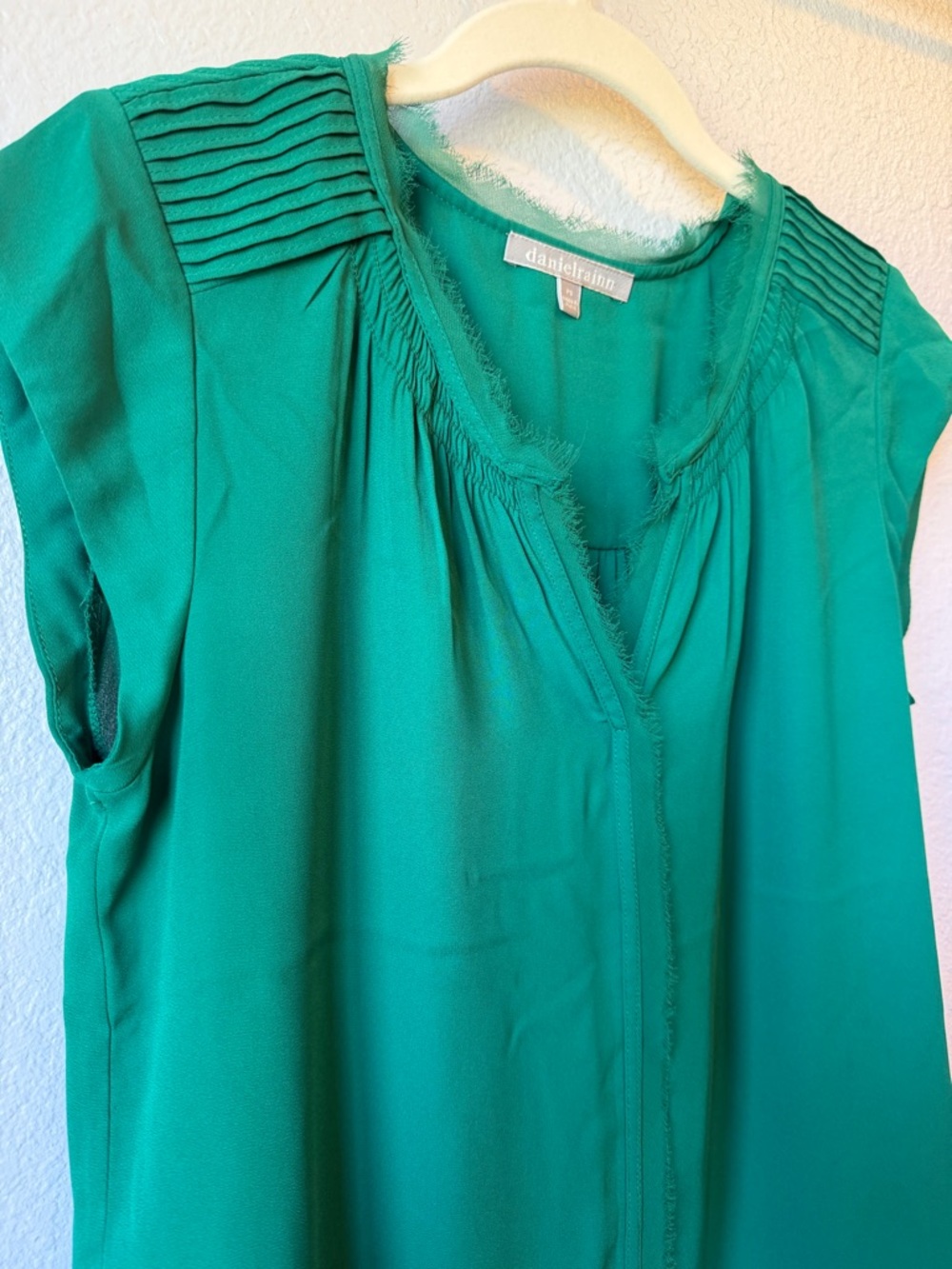 Daniel Rainn Bernal Split Neck Blouse, Like New, Small Petite - Picture 3 of 9